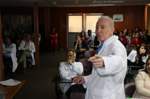 Dr Jaar y publico