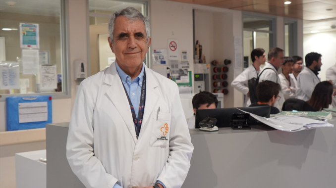Tras una larga trayectoria de servicio público, el Dr. Ernesto Aránguiz se acoge a retiro voluntario y deja un legado histórico en la cirugía cardiovascular chilena.